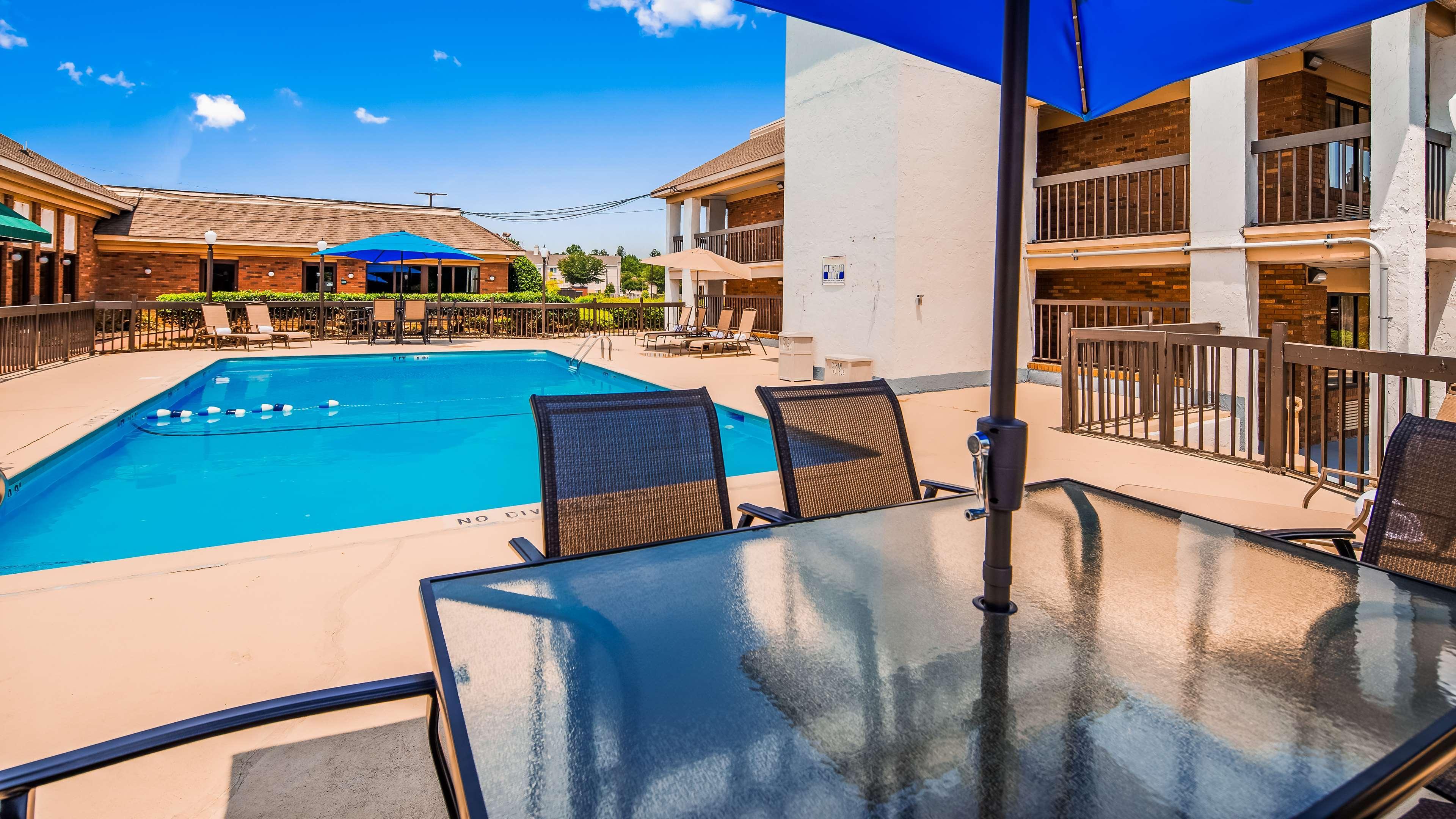 Quality Inn & Suites Fayetteville I-95 Exterior foto